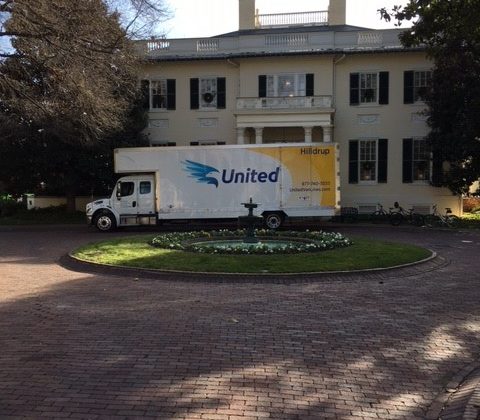 Hilldrup truck outside of Governor's mansion in Richmond