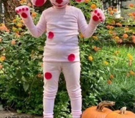 Jennifer Cleven's daughter dresses up as Magenta from Blues Clues for Halloween.