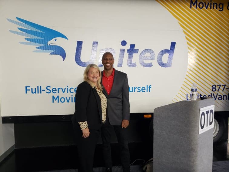 Onie Girton takes a photo with Hakeem Oluseyi, our guest speaker. 