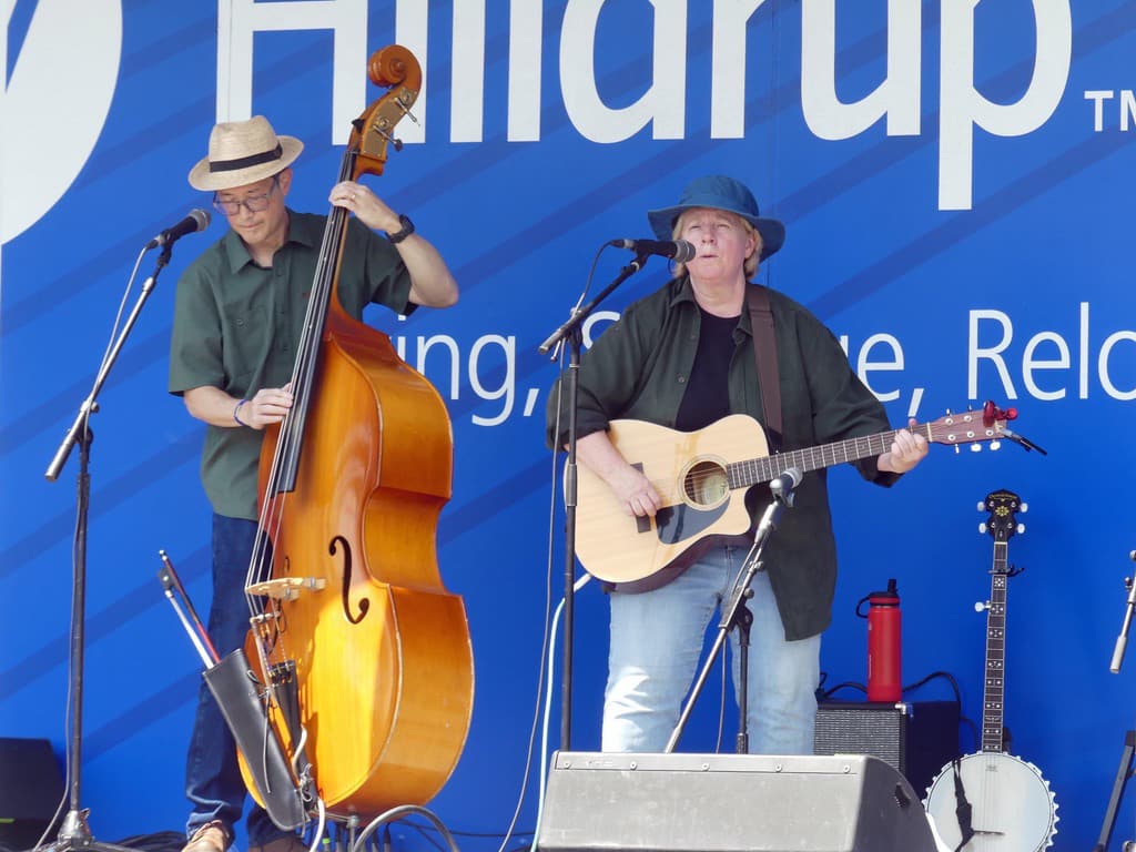 Fredericksburg band performs on Hilldrup stage trailer 